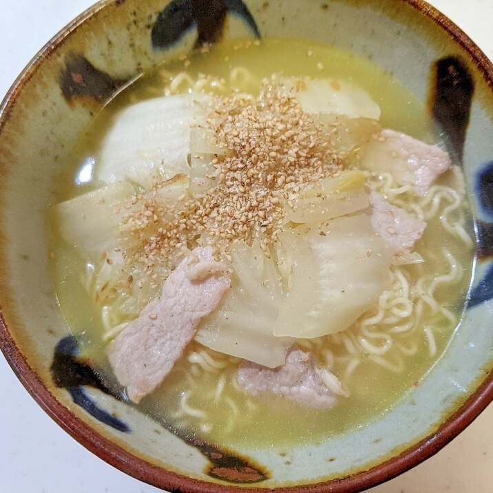 白菜と豚肉の塩ラーメン